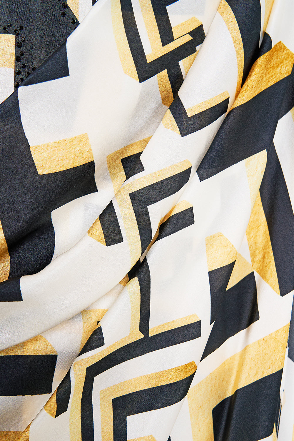 The CAMILLA TUCK FRONT PANT TILE STYLE in our  print.